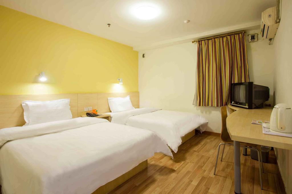 7 Days Inn Meizhou Jiangnan Kedu Commercial Plaza Zimmer foto